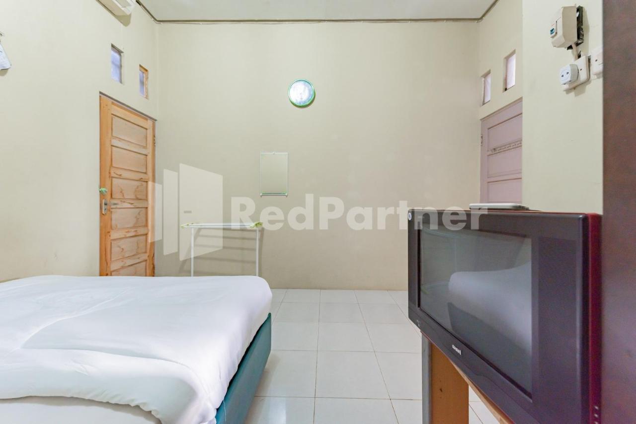 Ana Guest House Syariah Mitra Reddoorz Banjarbaru Buitenkant foto