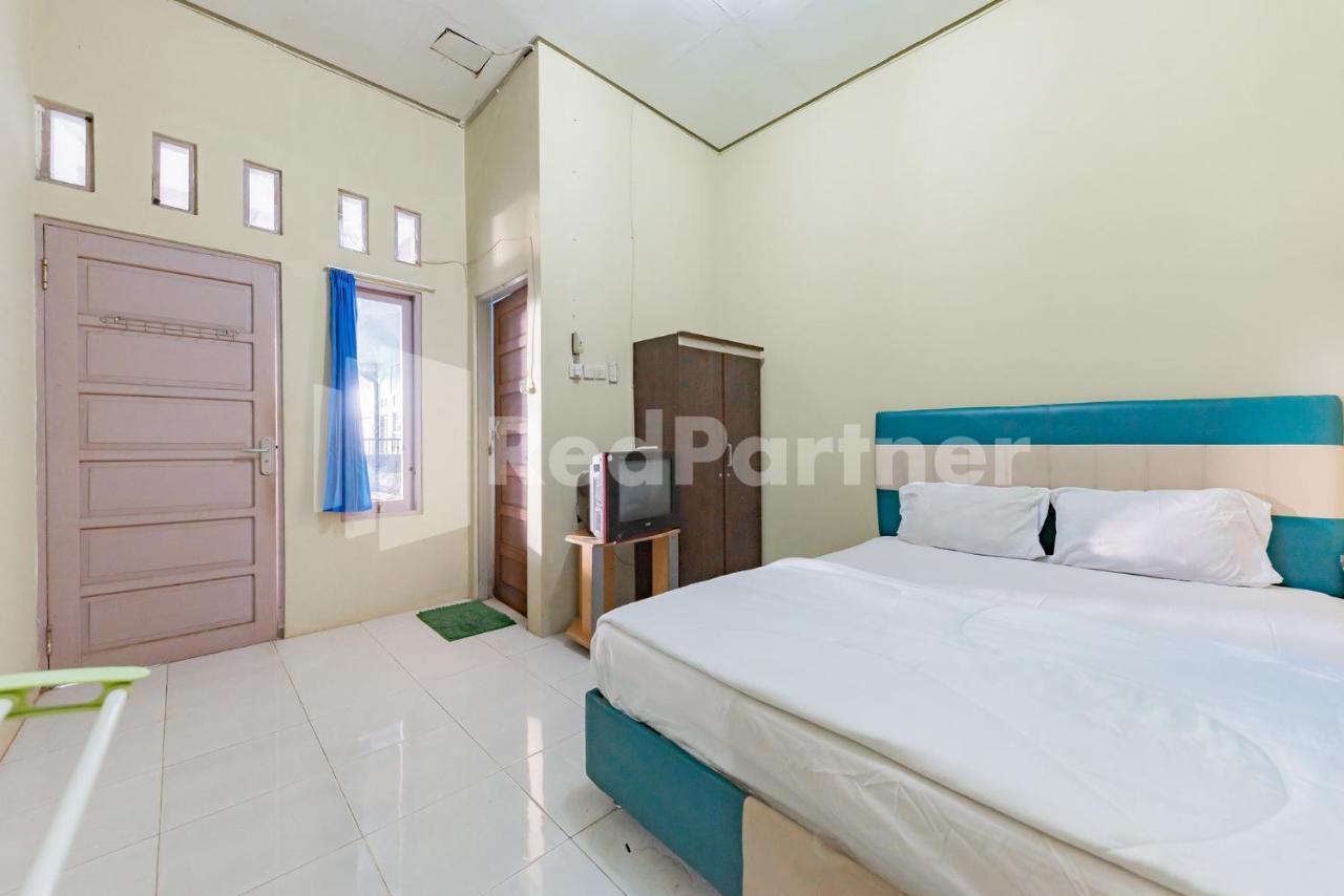 Ana Guest House Syariah Mitra Reddoorz Banjarbaru Buitenkant foto