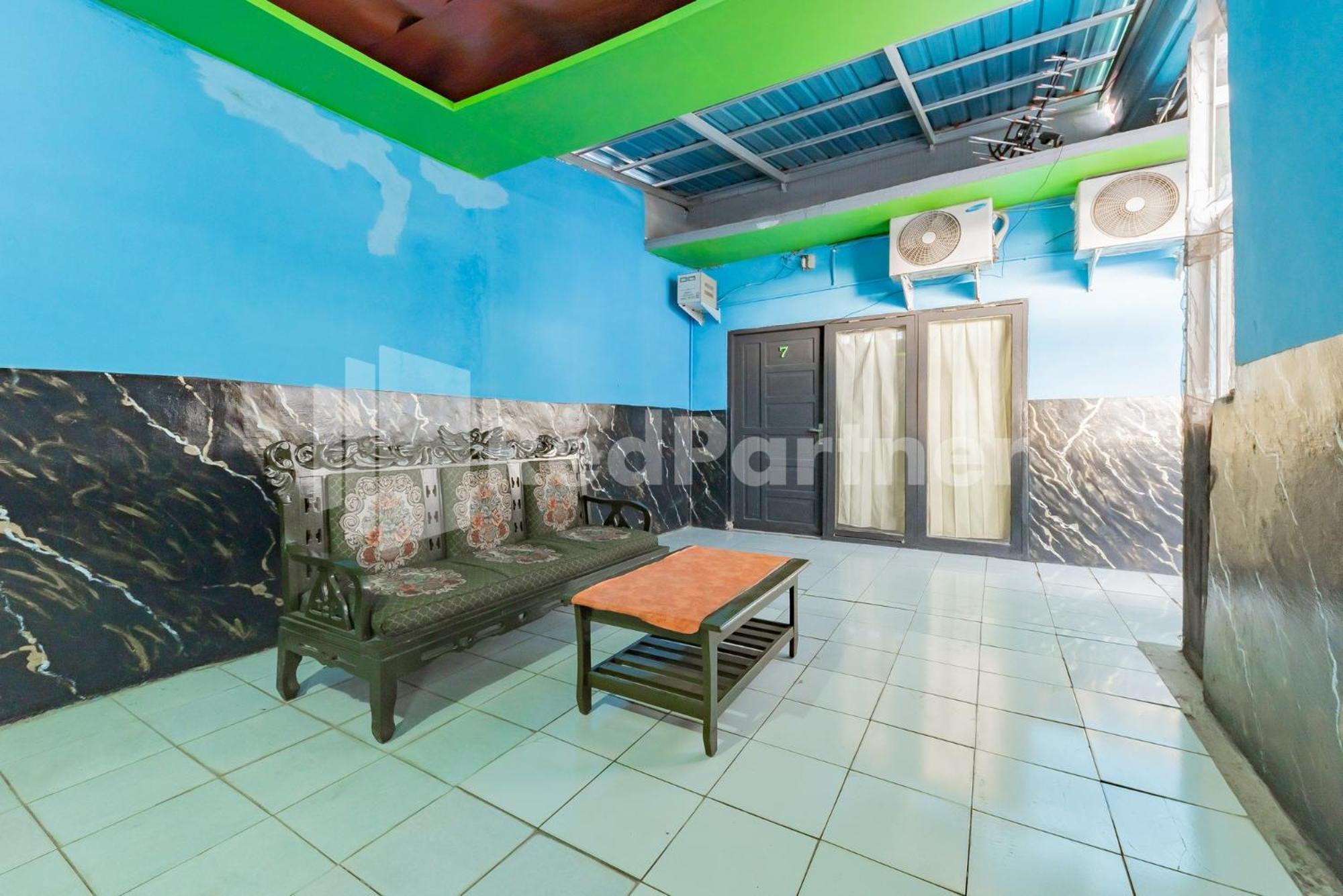 Ana Guest House Syariah Mitra Reddoorz Banjarbaru Buitenkant foto